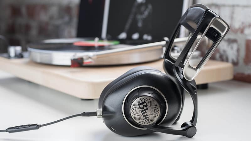 Can you mix exclusively on headphones? 1 Mixing with headphones